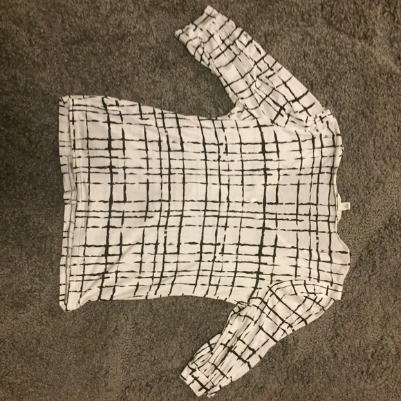 Banana Republic Black and White 3/4 Length Blouse - Picture 4 of 4